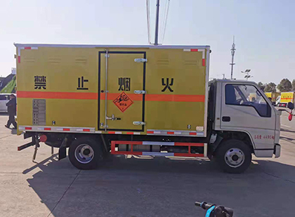 路北爆破器材运输车技术升级与安全合规新趋势